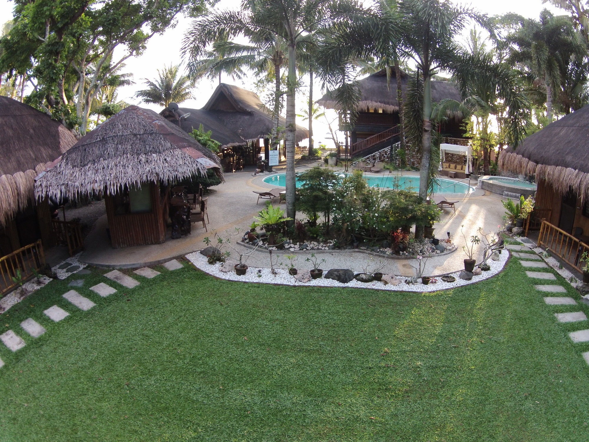 Nabulao Beach Resort Hinoba-an Екстериор снимка